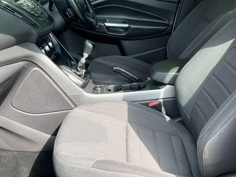 FORD KUGA