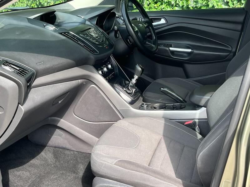 FORD KUGA