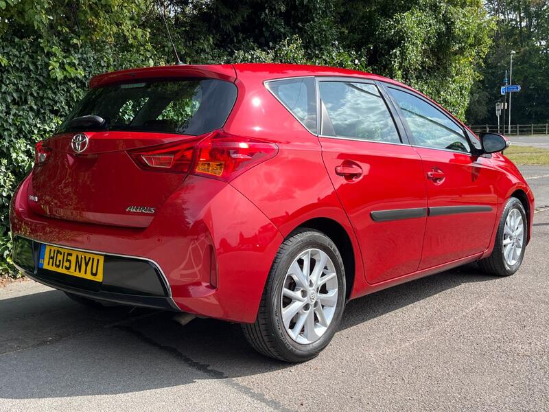 TOYOTA AURIS