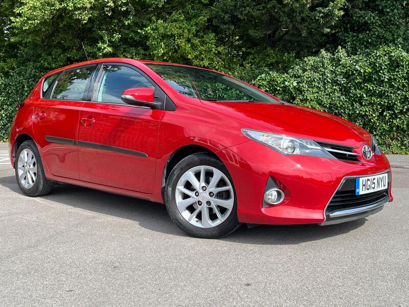 TOYOTA AURIS