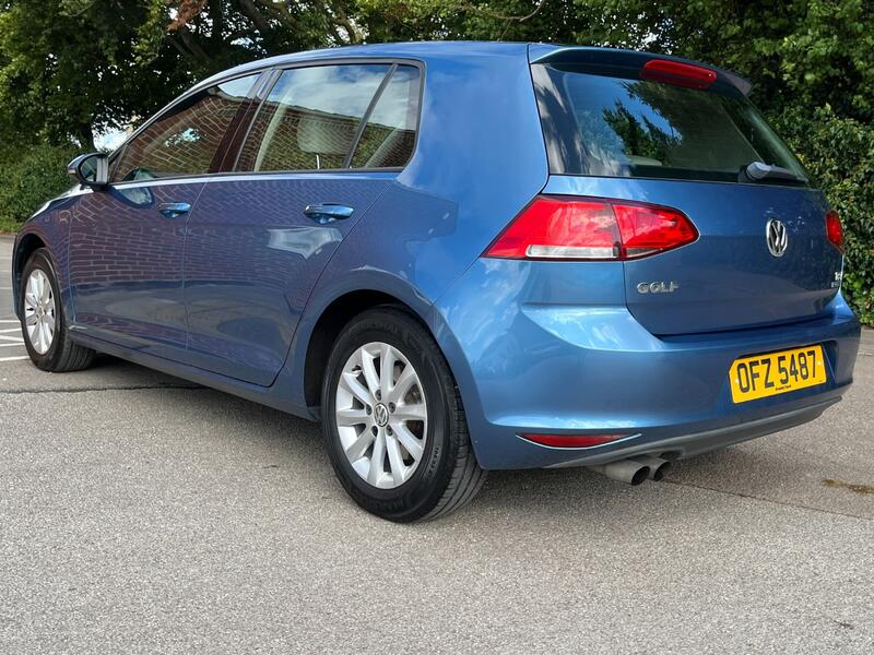 VOLKSWAGEN GOLF