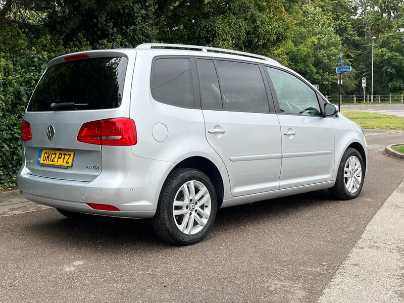 VOLKSWAGEN TOURAN