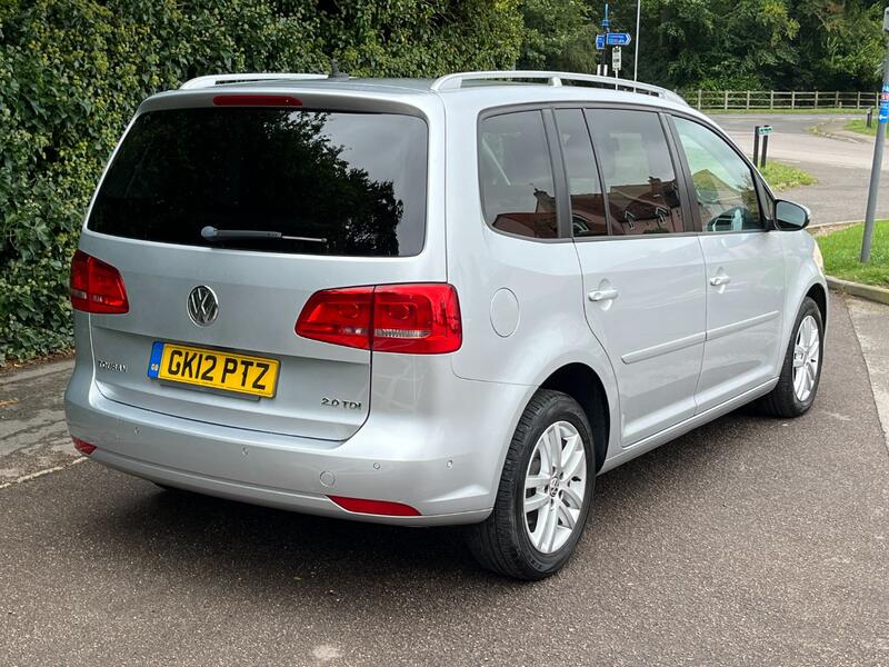 VOLKSWAGEN TOURAN