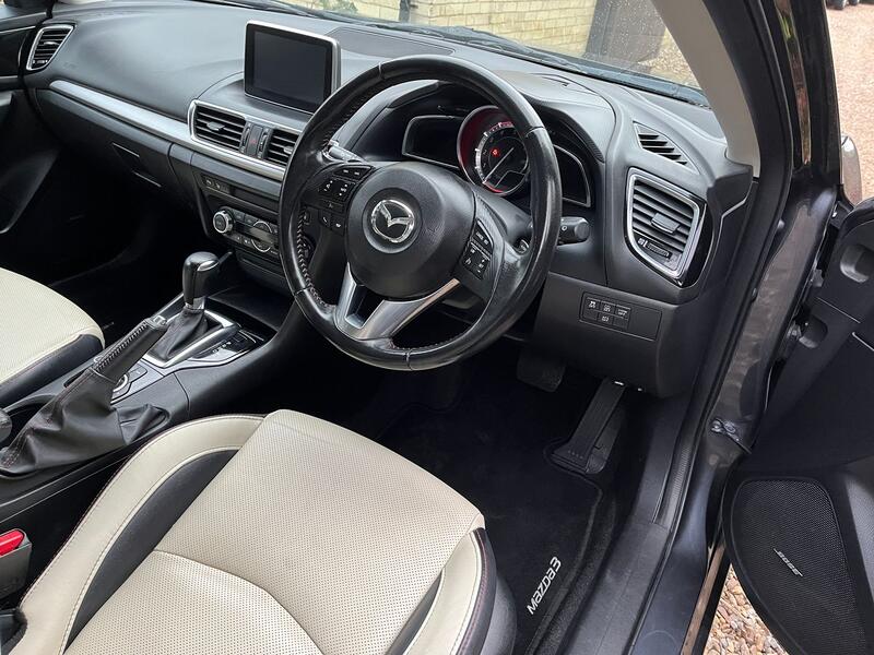 MAZDA MAZDA3