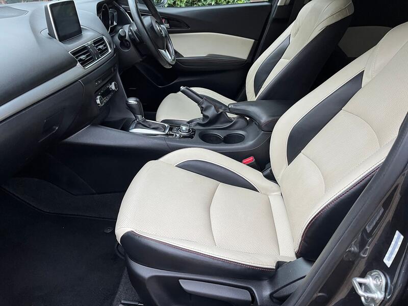 MAZDA MAZDA3