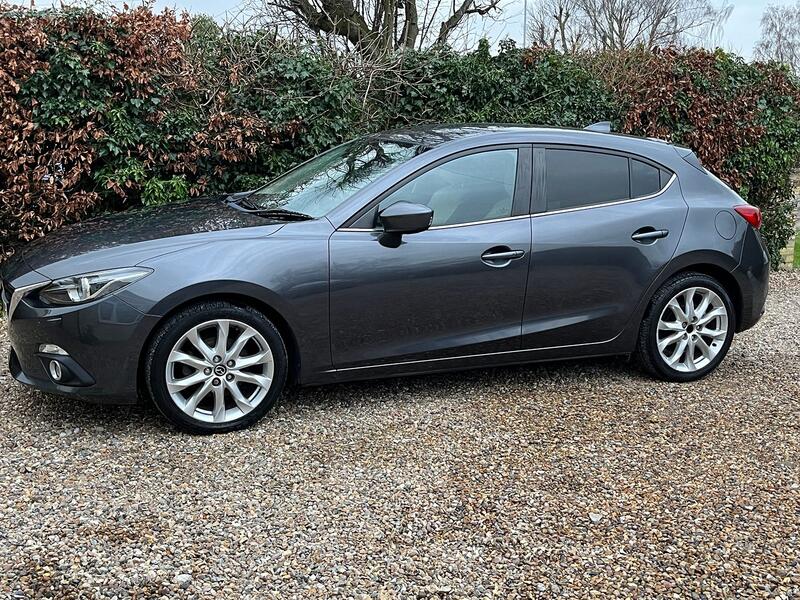 MAZDA MAZDA3