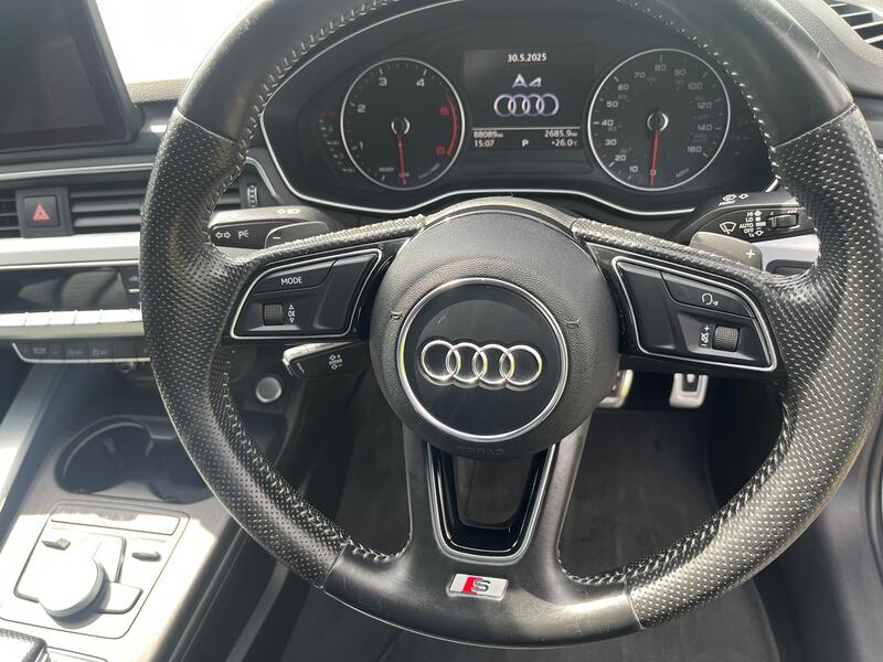 AUDI A4 AVANT