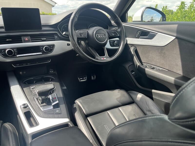 AUDI A4 AVANT
