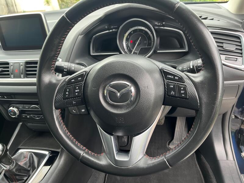 MAZDA MAZDA3
