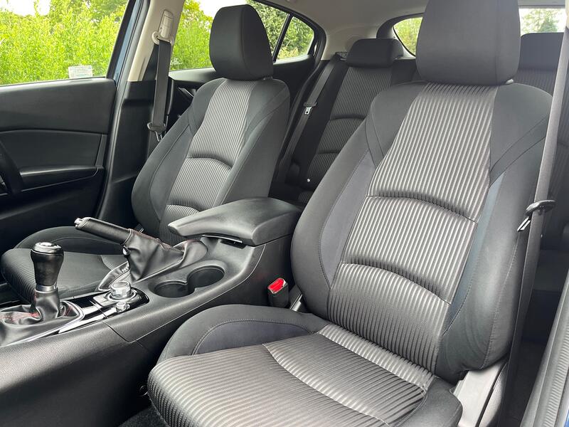 MAZDA MAZDA3