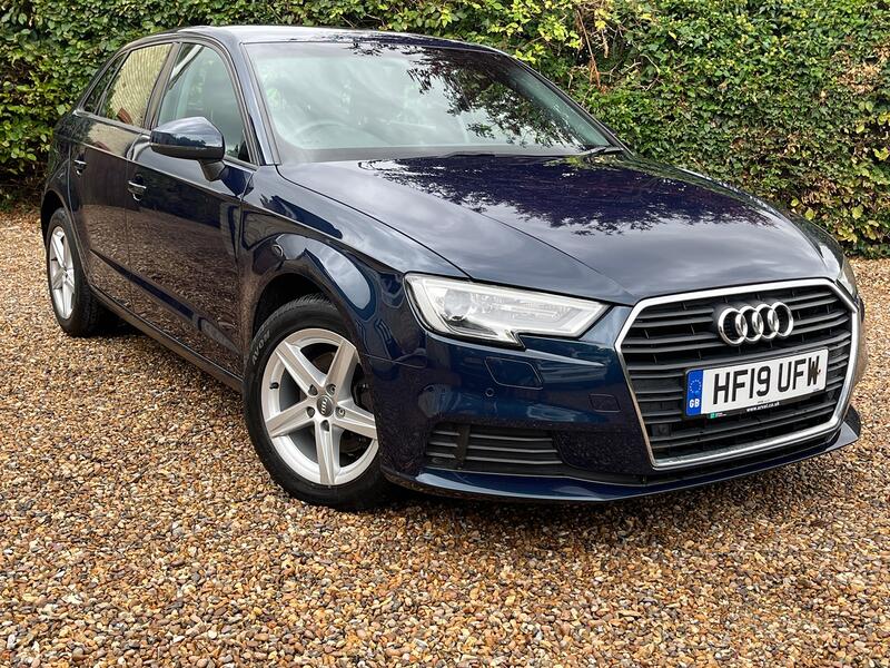 AUDI A3 1.6 TDI 30 SE Technik