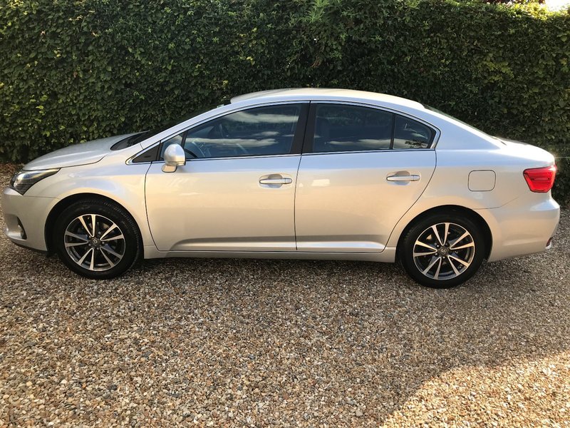 TOYOTA AVENSIS