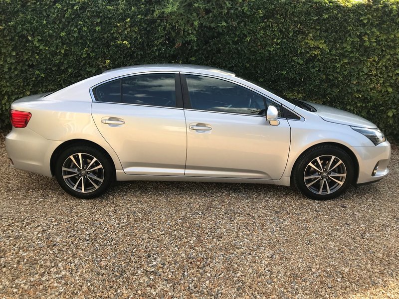 TOYOTA AVENSIS