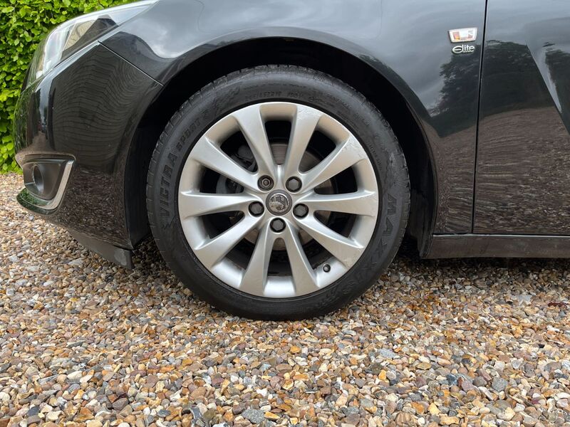 VAUXHALL INSIGNIA