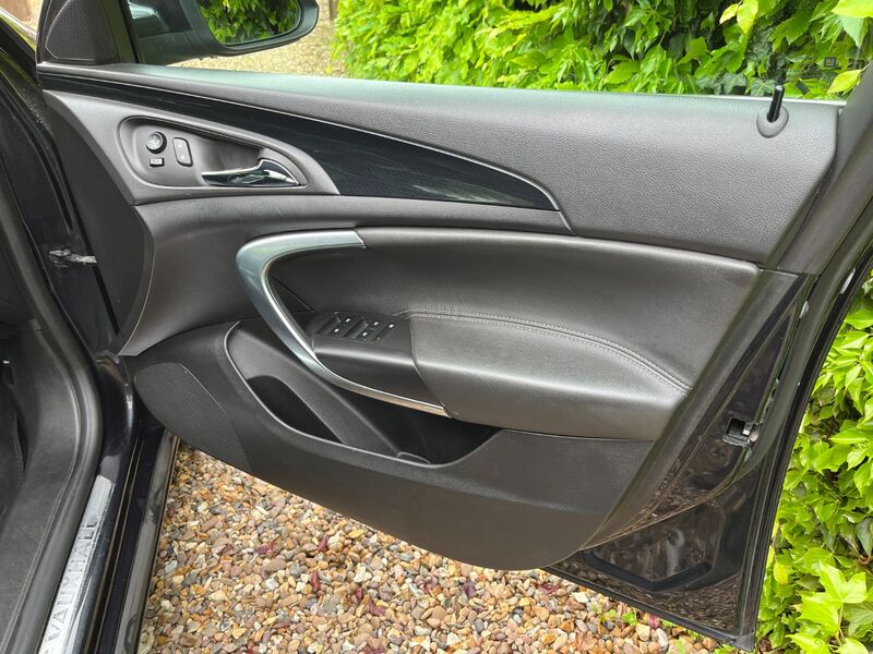 VAUXHALL INSIGNIA