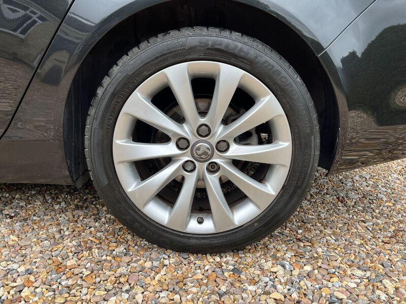 VAUXHALL INSIGNIA